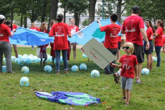 Moms Clean Air Force Play-In 2014 parachute