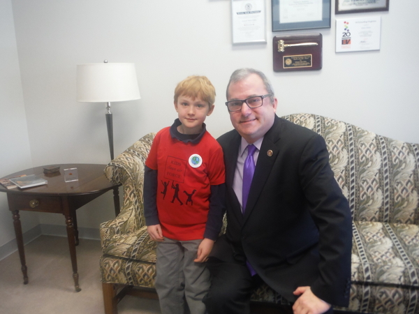 Moms Clean Air Force MamaSummitVA child with VA Senator Adam Ebbin