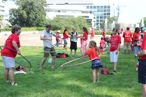 Moms Clean Air Force Play-In for Climate Action 2015 hula hoops 2