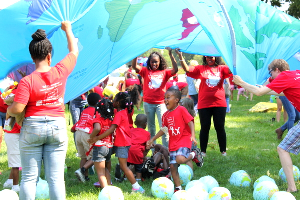 Moms Clean Air Force Play-In for Climate Action 2015 parachute