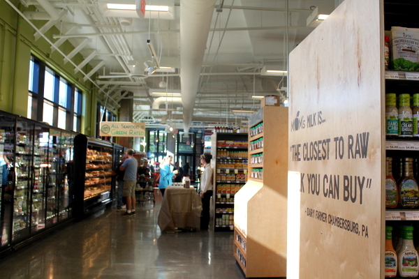 Moms Organic Market Arlington opening by Mindful Healthy Life - long aisle