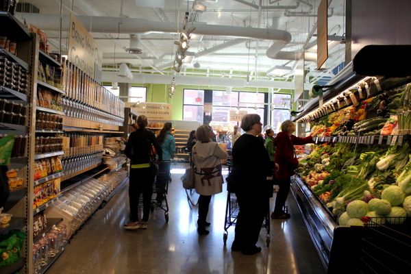 Moms Organic Market Arlington opening by Mindful Healthy Life - produce