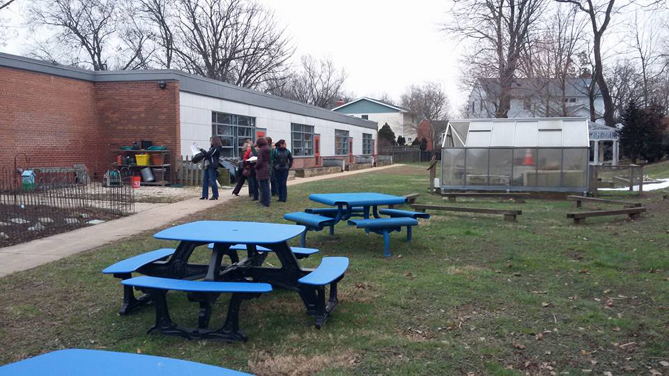 Tuckahoe Elementary Discovery Schoolard greenhouse and seating