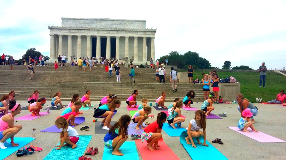ivivva coasttocoast yoga on the mall squat