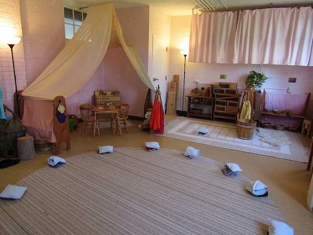 potomac-crescent-waldorf-school-classroom-set-up-with-lazure-paint