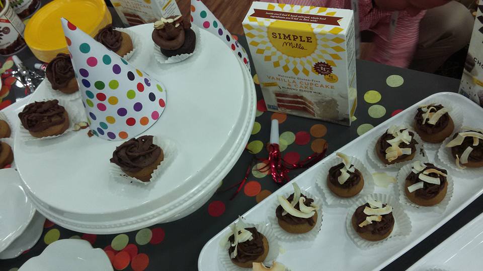 simple-mills-cupcakes-by-mindful-healthy-life-from-expo-east-2016-copy