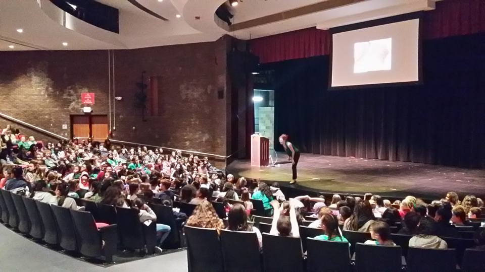 Motivational speaker Brie Mathers teaches Arlington girls to “Love the Skin You’re In”